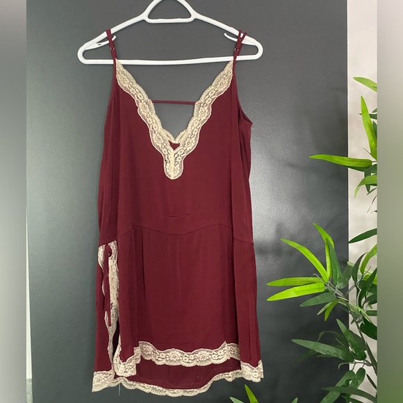 Etam burgundy mini lace dress - Picture 4 of 4